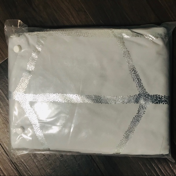 NWT✨ Intelligent Design|84Grommet Blackout curtain - Picture 10 of 10